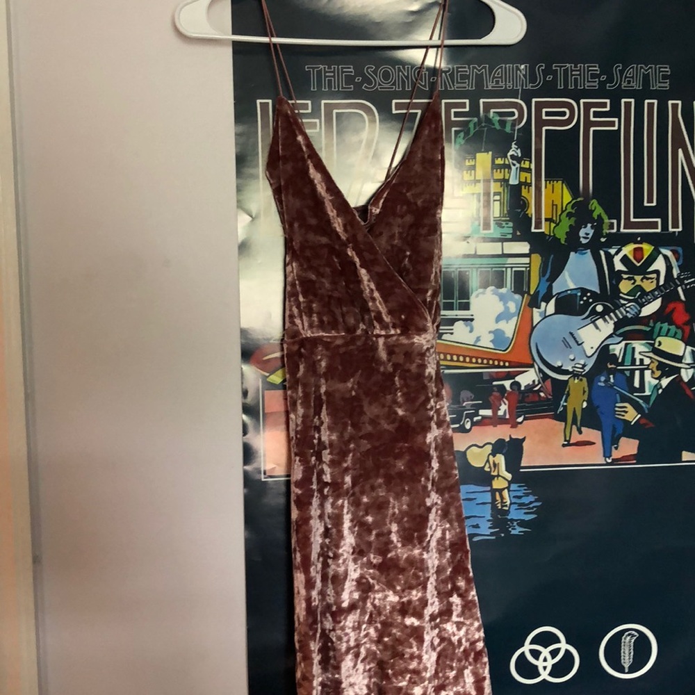 pretty little thing pink velvet bodycon dress